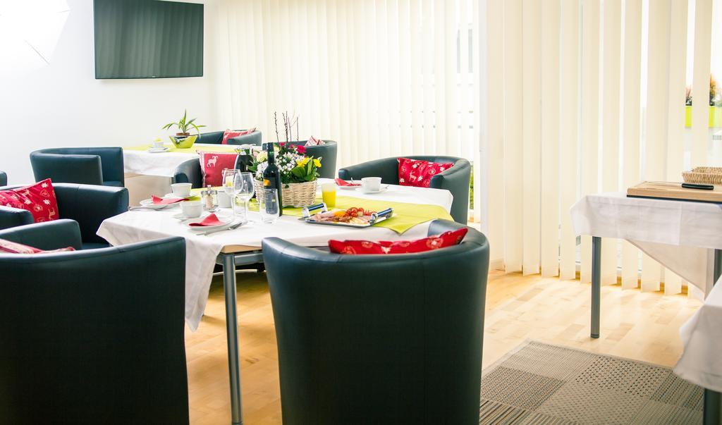 Gaestehaus Nagoldblick Pforzheim Bagian luar foto